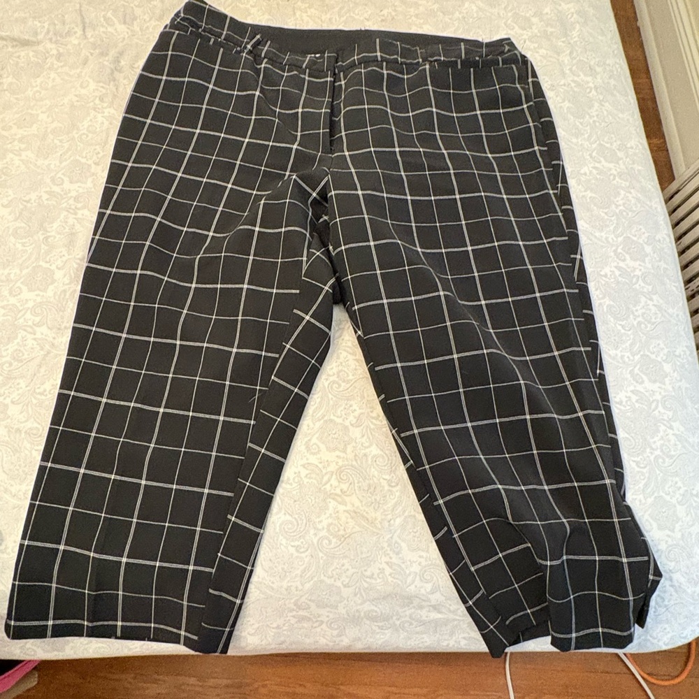 EVRI Men's Black Grid Pattern Pants